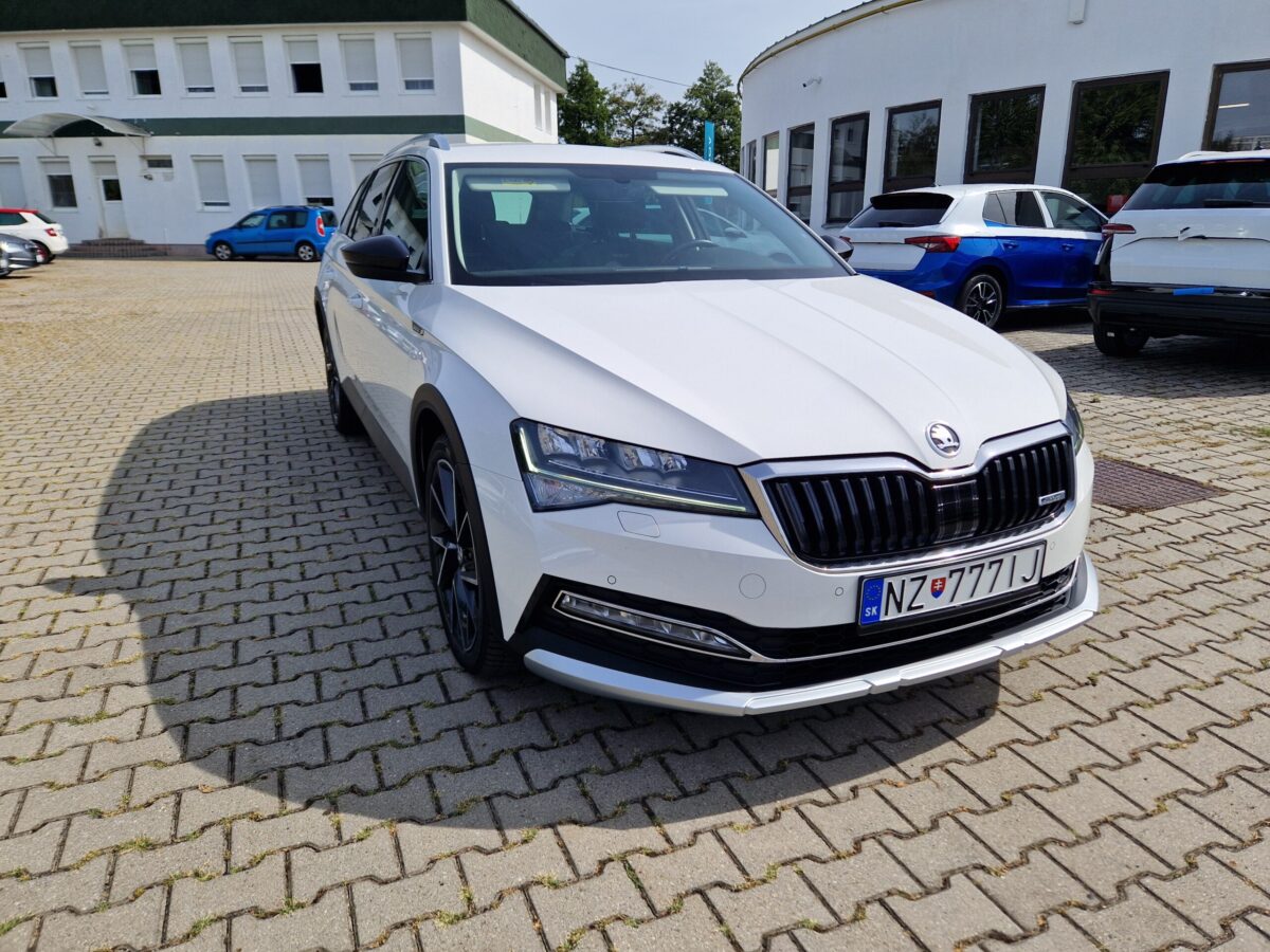 Škoda Superb Combi Scout 2,0TSI 200kW 7°AP 4x4